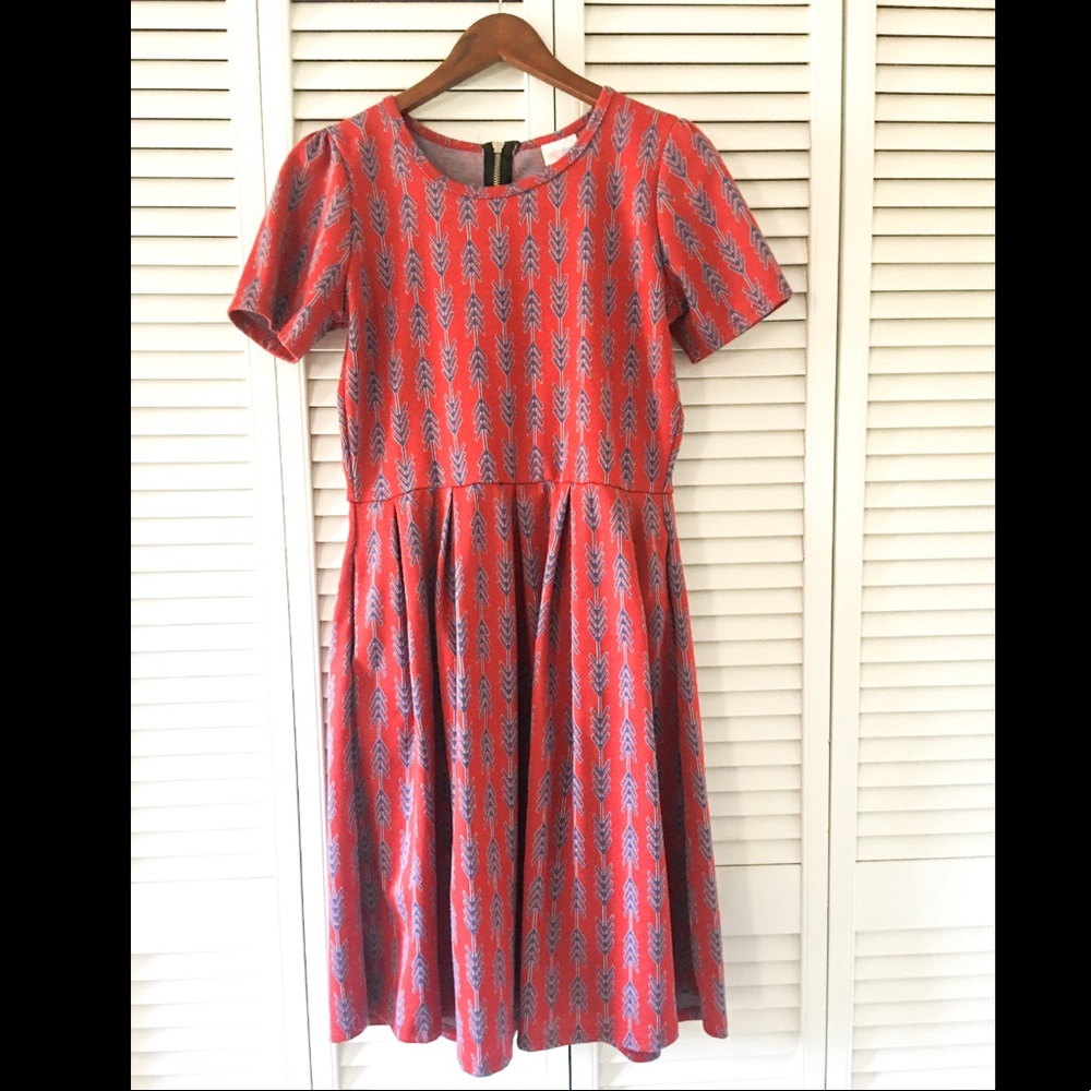 Lularoe Amelia size Large Arrows Pockets Red Dress